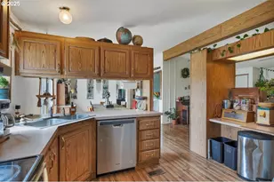 36280 Airport Dr, Lebanon, OR 97355 - Photo 12