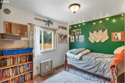 36280 Airport Dr, Lebanon, OR 97355 - Photo 18