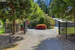 42000 Holden Creek Ln, Springfield, OR 97477 - Photo 2