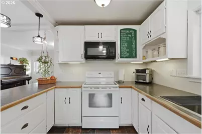 731 NW Hill St, Camas, WA 98607 - Photo 10