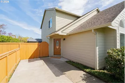 15602 SE Meadow Park Dr, Vancouver, WA 98683 - Photo 2