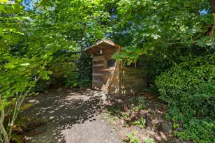 1627 SW Troy St, Portland, OR 97219 - Photo 32