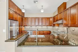 821 NW 11th Ave, Portland, OR 97209 - Photo 6