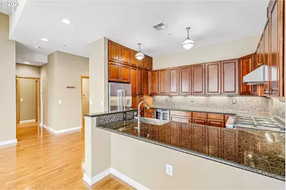 821 NW 11th Ave #609, Portland, OR 97209 - Photo 6