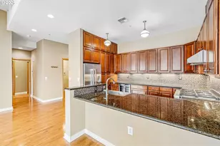821 NW 11th Ave, Portland, OR 97209 - Photo 6