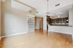 821 NW 11th Ave, Portland, OR 97209 - Photo 12