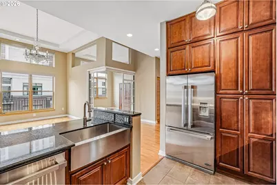 821 NW 11th Ave #609, Portland, OR 97209 - Photo 10