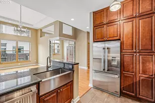 821 NW 11th Ave, Portland, OR 97209 - Photo 10