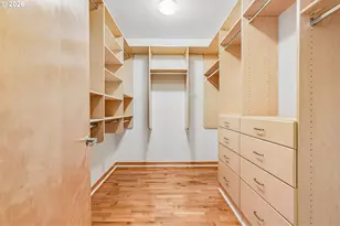 821 NW 11th Ave, Portland, OR 97209 - Photo 32