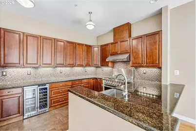 821 NW 11th Ave #609, Portland, OR 97209 - Photo 8