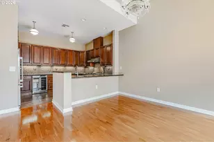 821 NW 11th Ave, Portland, OR 97209 - Photo 12