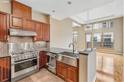 821 NW 11th Ave #609, Portland, OR 97209 - Photo 10