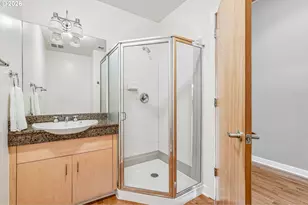 821 NW 11th Ave, Portland, OR 97209 - Photo 12