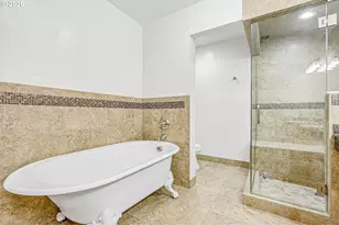 821 NW 11th Ave, Portland, OR 97209 - Photo 30