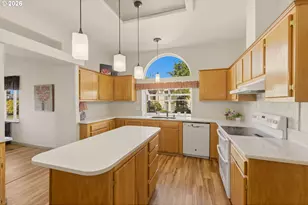 4055 Royal Ave, Eugene, OR 97402 - Photo 14