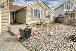 34385 Heron Meadows Dr, Scappoose, OR 97056 - Photo 2