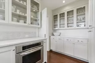 11648 S Military Ln, Portland, OR 97219 - Photo 12