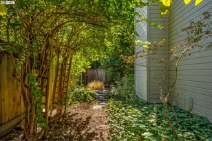 16111 Lindsay Ct, Lake Oswego, OR 97035 - Photo 40