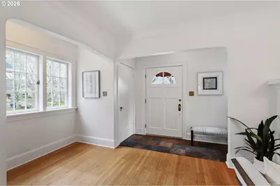 4307 SE Oak St, Portland, OR 97215 - Photo 4