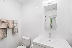 1612 SE Claybourne St, Portland, OR 97202 - Photo 10