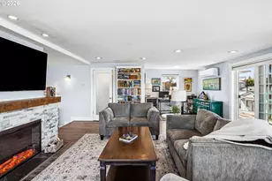 19609 NE Marine Dr, Portland, OR 97230 - Photo 16