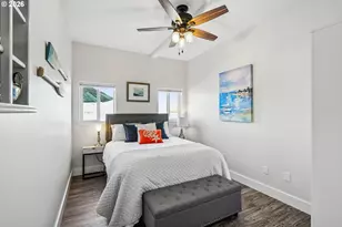 19609 NE Marine Dr, Portland, OR 97230 - Photo 30