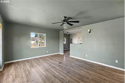 3176 Florida St, Longview, WA 98632 - Photo 2