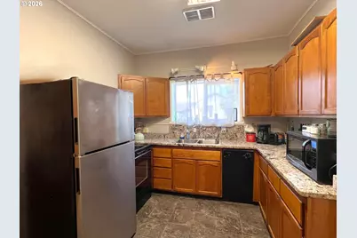 432 Cedar St, Myrtle Point, OR 97458 - Photo 6