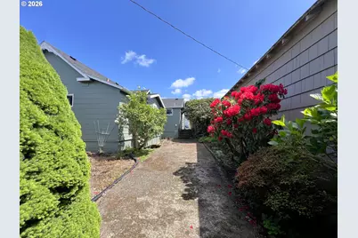 432 Cedar St, Myrtle Point, OR 97458 - Photo 22