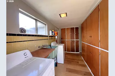 432 Cedar St, Myrtle Point, OR 97458 - Photo 20