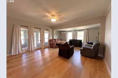 432 Cedar St, Myrtle Point, OR 97458 - Photo 4