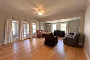 432 Cedar St, Myrtle Point, OR 97458 - Photo 4