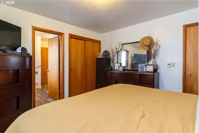 11 S Thielsen St, Echo, OR 97826 - Photo 12