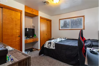 11 S Thielsen St, Echo, OR 97826 - Photo 16