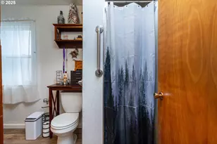 11 S Thielsen St, Echo, OR 97826 - Photo 14