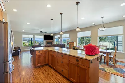 895 Valley Vista St, Sutherlin, OR 97479 - Photo 16