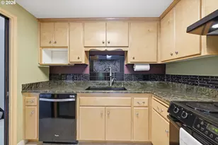 2562 Brittania Pl, Eugene, OR 97405 - Photo 2