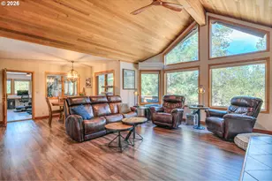 57665 Aspen Ln, Sunriver, OR 97707 - Photo 4