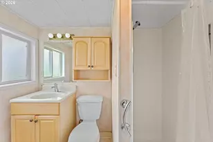 11333 NE Morris St, Portland, OR 97220 - Photo 14