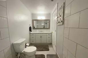 14225 SE Center St, Portland, OR 97236 - Photo 14
