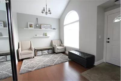 14225 SE Center St, Portland, OR 97236 - Photo 4