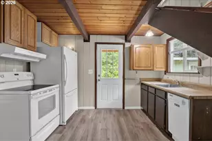 88046 Leeward Dr, Florence, OR 97439 - Photo 2