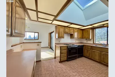 825 Brookhaven Dr #B, Brookings, OR 97415 - Photo 10