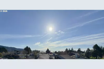 825 Brookhaven Dr #B, Brookings, OR 97415 - Photo 2