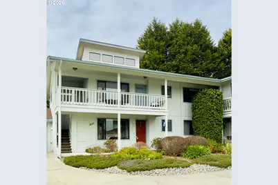 825 Brookhaven Dr #B, Brookings, OR 97415 - Photo 1