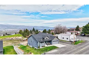 2549 E 18th St, The Dalles, OR 97058 - Photo 2