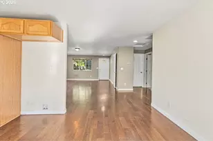 15310 SE Stark St, Portland, OR 97233 - Photo 8