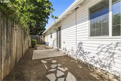 15310 SE Stark St #C, Portland, OR 97233 - Photo 26