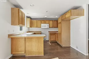 15310 SE Stark St, Portland, OR 97233 - Photo 12