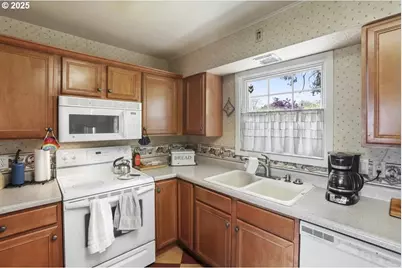 575 N Locust St, Canby, OR 97013 - Photo 20